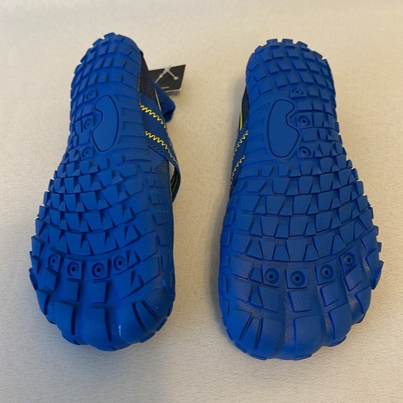 Boy QuickShark water shoes - Picture 2 of 8